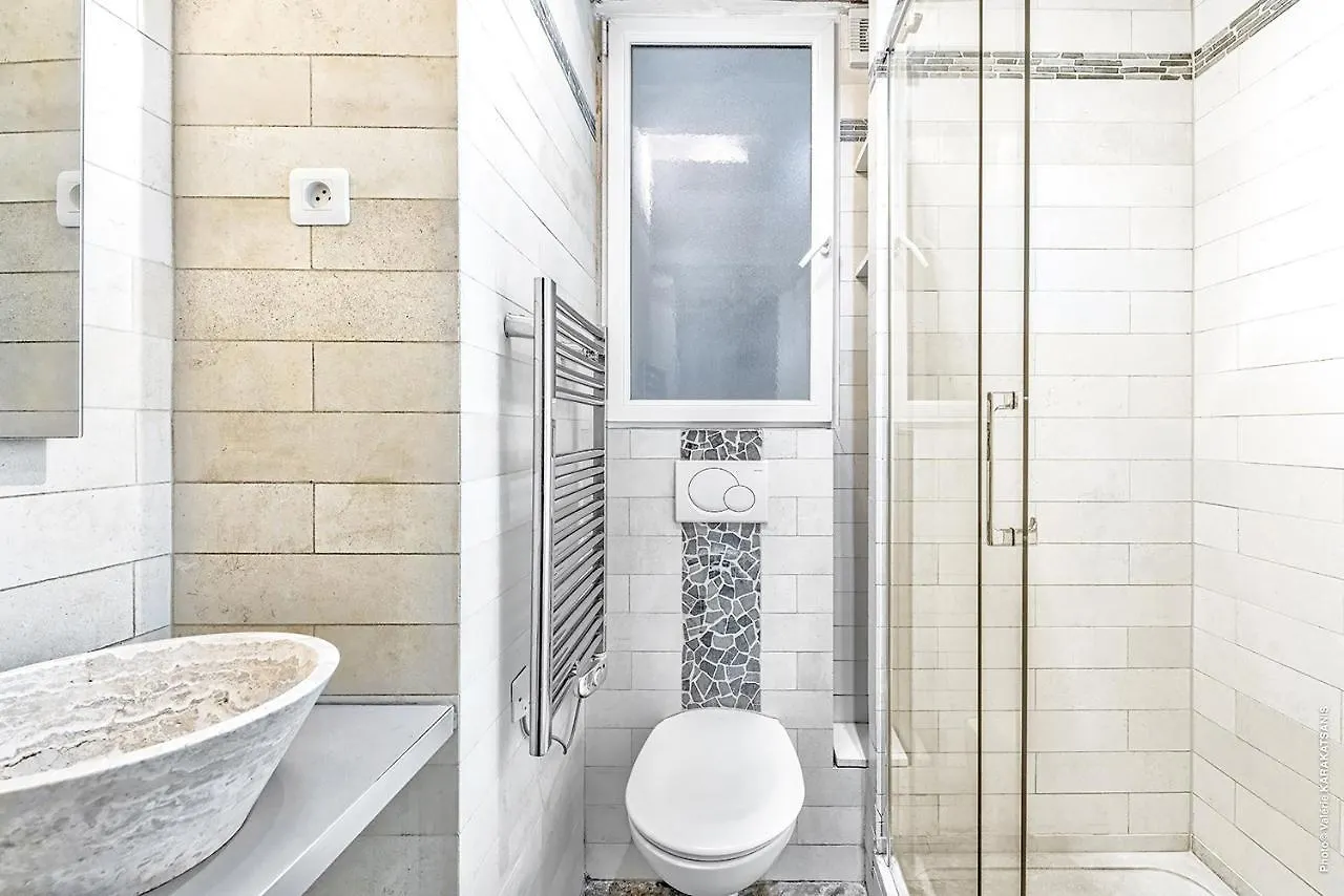 Apartment Pompidou By B'Your Home Paris France