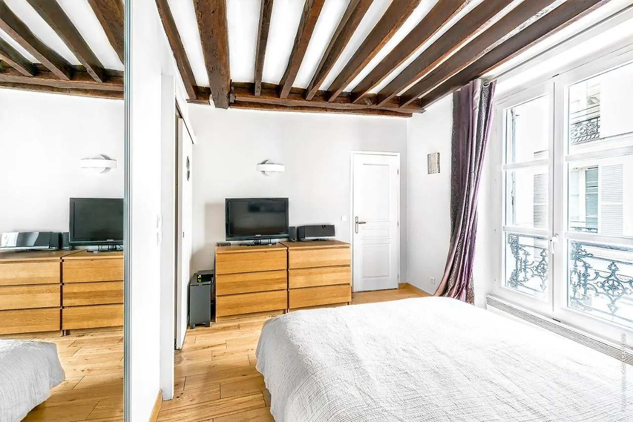 Apartment Pompidou By B'Your Home Paris